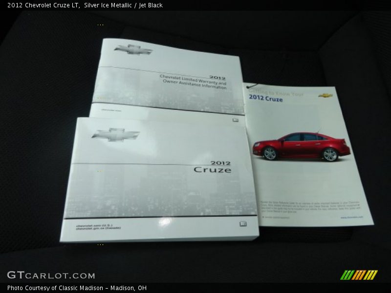 Silver Ice Metallic / Jet Black 2012 Chevrolet Cruze LT