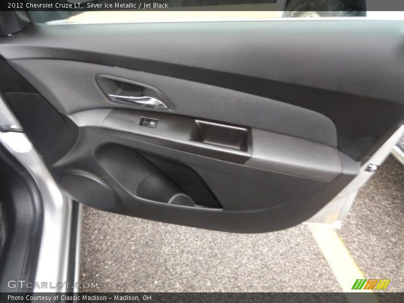 Silver Ice Metallic / Jet Black 2012 Chevrolet Cruze LT
