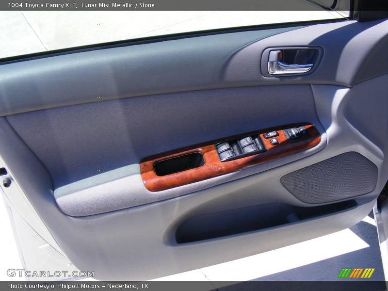 Lunar Mist Metallic / Stone 2004 Toyota Camry XLE