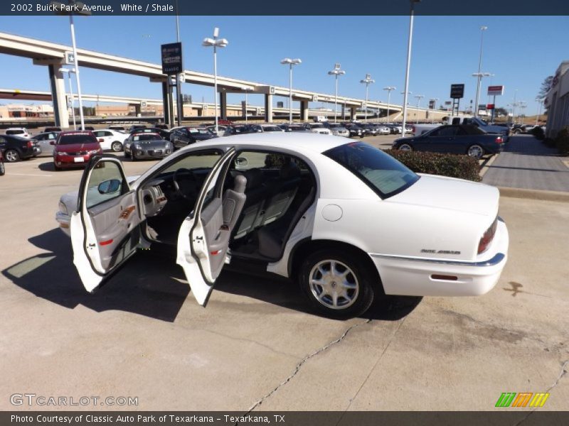White / Shale 2002 Buick Park Avenue