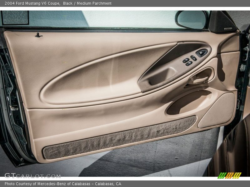Door Panel of 2004 Mustang V6 Coupe