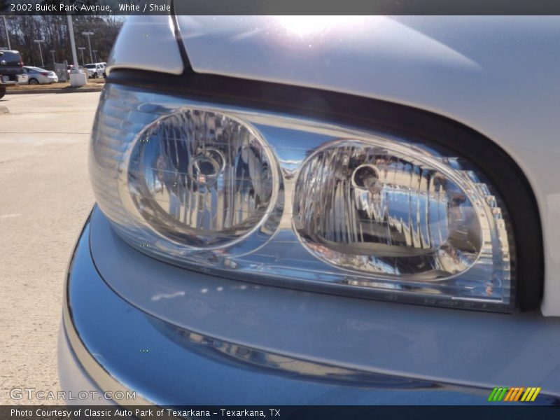 White / Shale 2002 Buick Park Avenue