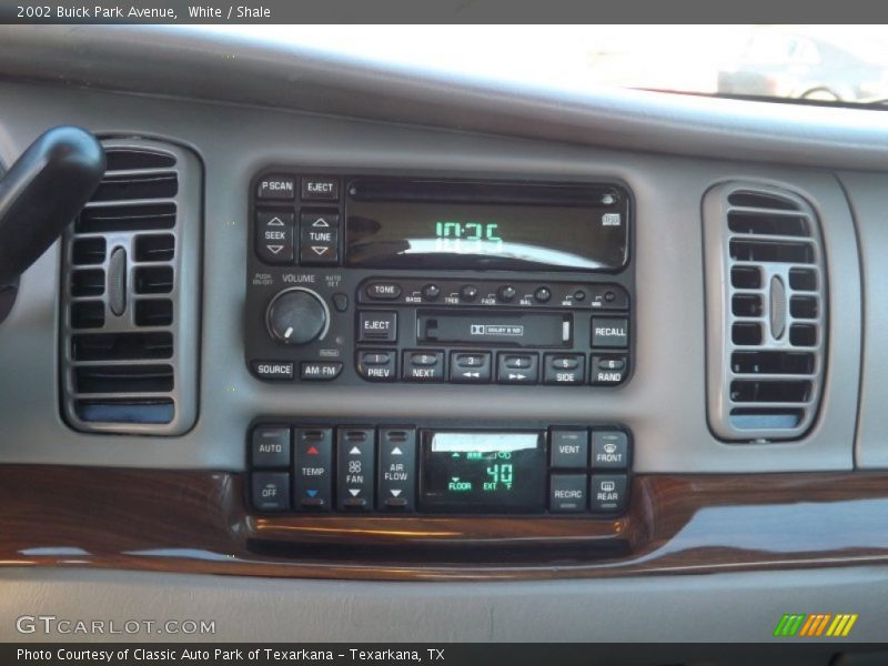 White / Shale 2002 Buick Park Avenue