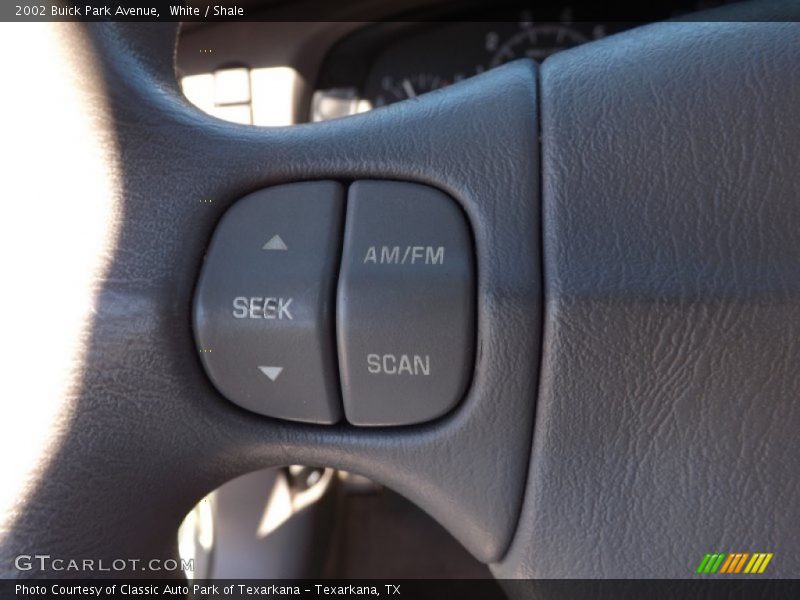 White / Shale 2002 Buick Park Avenue