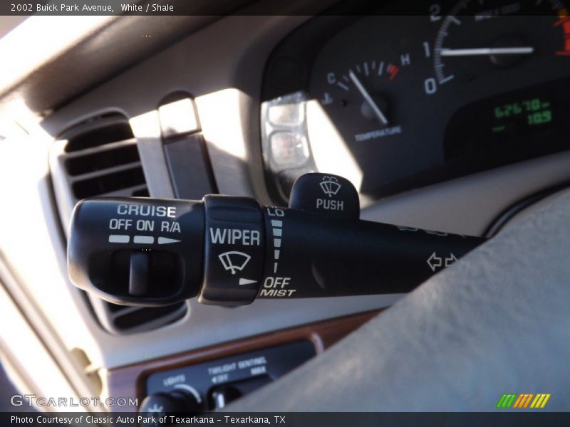 White / Shale 2002 Buick Park Avenue