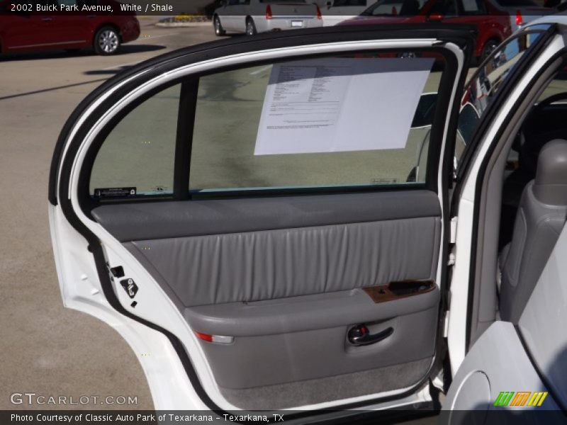 White / Shale 2002 Buick Park Avenue