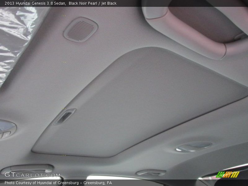 Sunroof of 2013 Genesis 3.8 Sedan