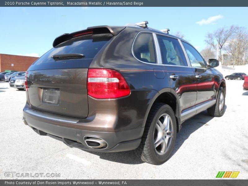 Macadamia Metallic / Havanna/Sand Beige 2010 Porsche Cayenne Tiptronic