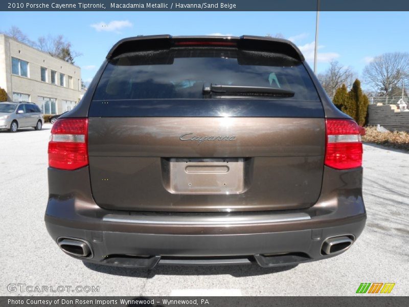 Macadamia Metallic / Havanna/Sand Beige 2010 Porsche Cayenne Tiptronic