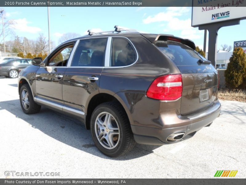 Macadamia Metallic / Havanna/Sand Beige 2010 Porsche Cayenne Tiptronic