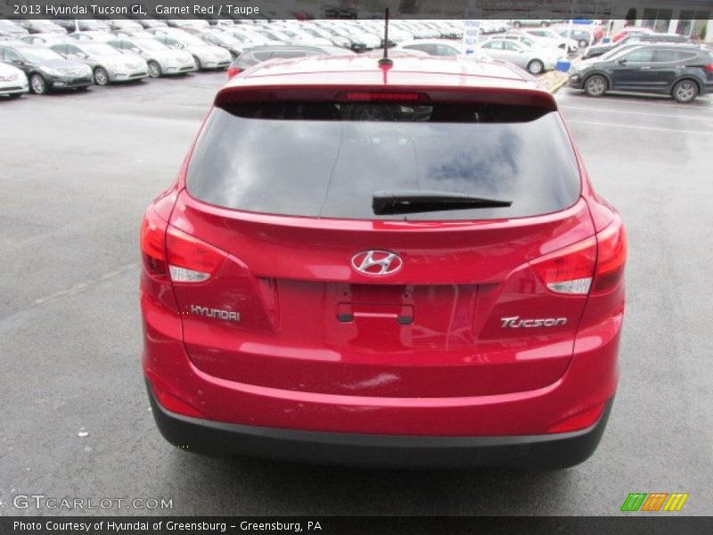 Garnet Red / Taupe 2013 Hyundai Tucson GL