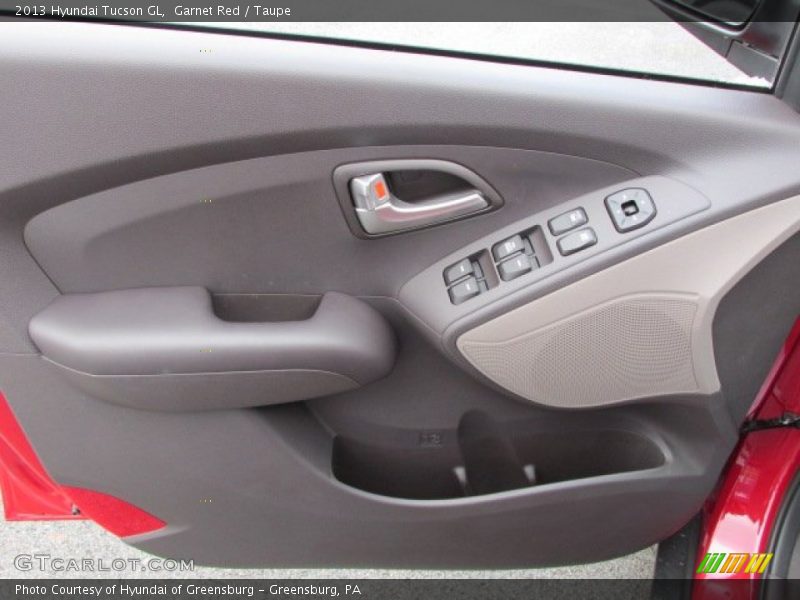 Garnet Red / Taupe 2013 Hyundai Tucson GL