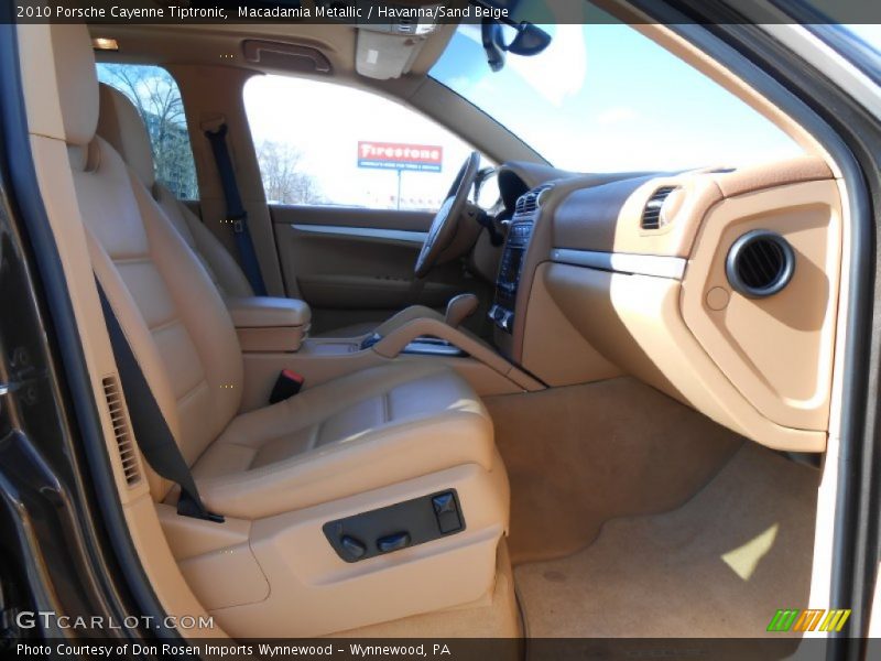 Macadamia Metallic / Havanna/Sand Beige 2010 Porsche Cayenne Tiptronic