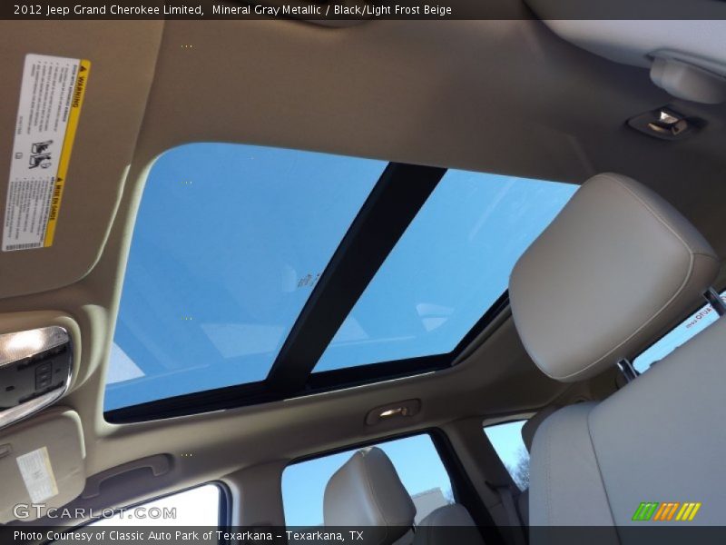 Sunroof of 2012 Grand Cherokee Limited