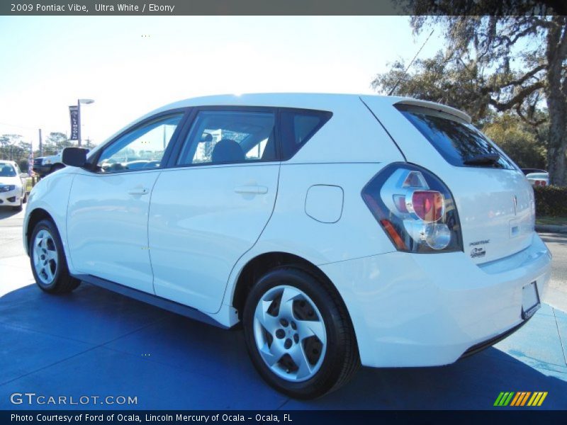 Ultra White / Ebony 2009 Pontiac Vibe