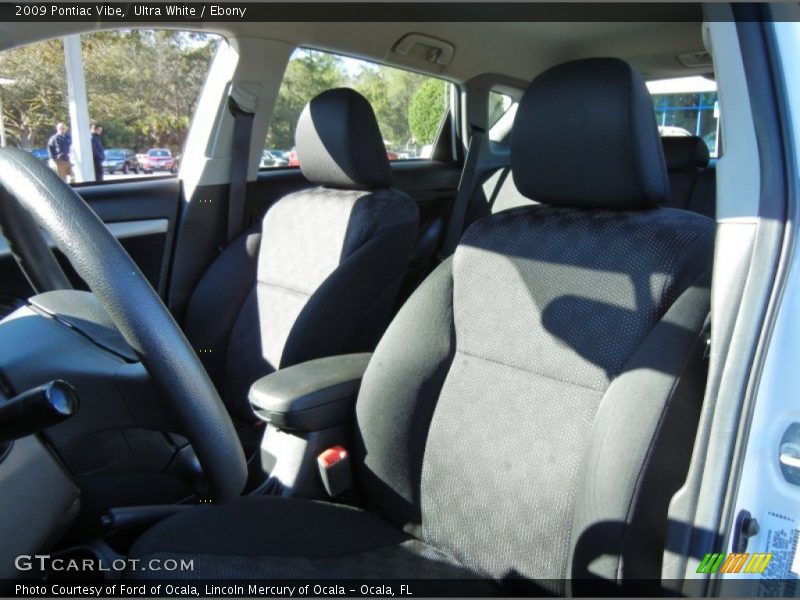 Ultra White / Ebony 2009 Pontiac Vibe