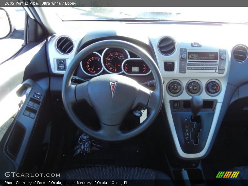 Ultra White / Ebony 2009 Pontiac Vibe