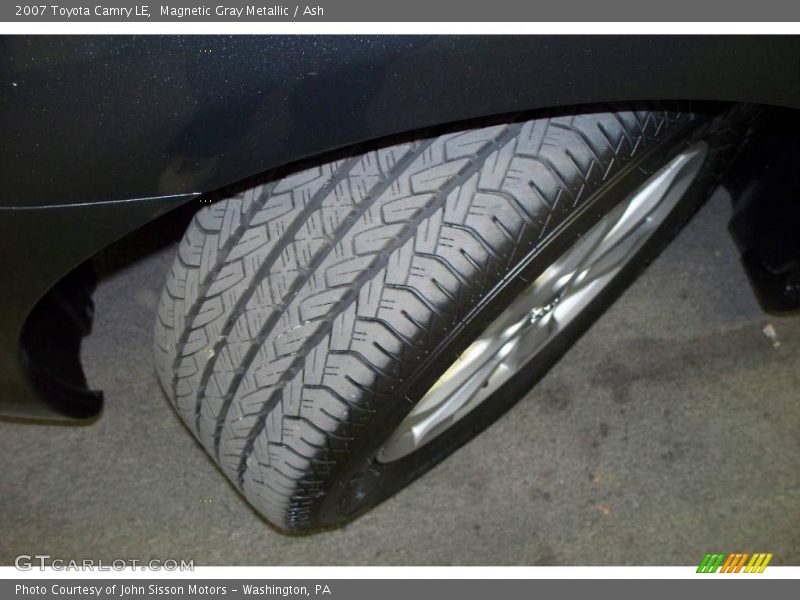 Magnetic Gray Metallic / Ash 2007 Toyota Camry LE