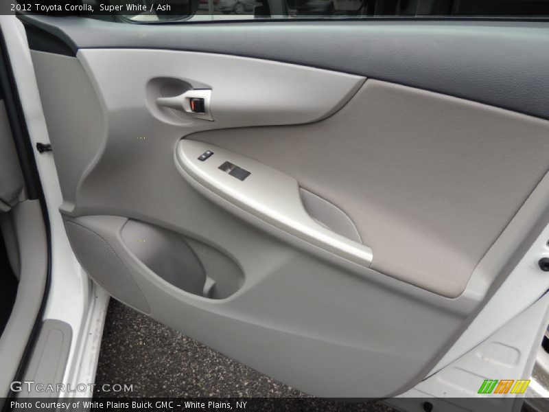 Super White / Ash 2012 Toyota Corolla