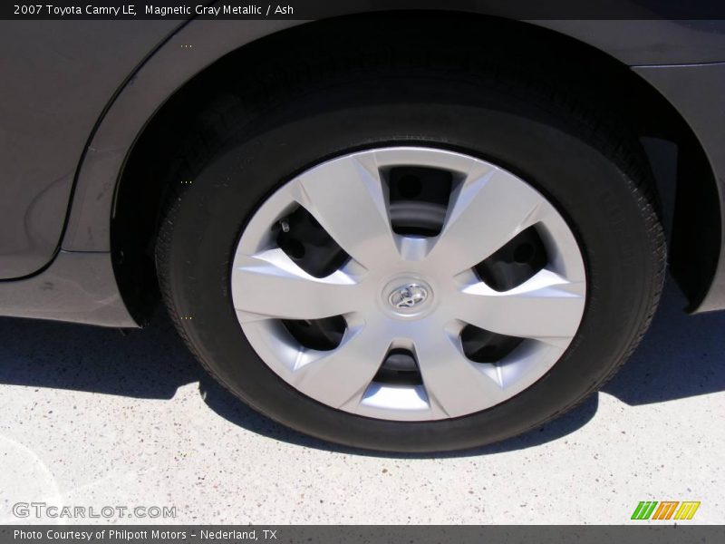 Magnetic Gray Metallic / Ash 2007 Toyota Camry LE
