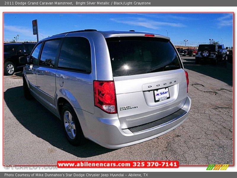 Bright Silver Metallic / Black/Light Graystone 2011 Dodge Grand Caravan Mainstreet