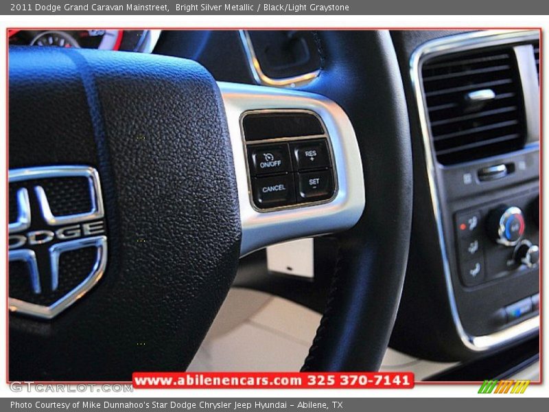 Bright Silver Metallic / Black/Light Graystone 2011 Dodge Grand Caravan Mainstreet