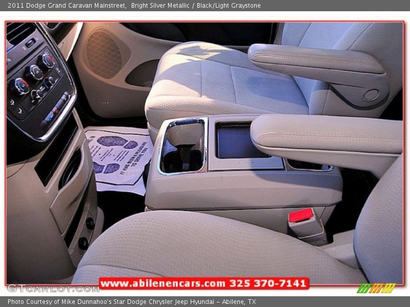 Bright Silver Metallic / Black/Light Graystone 2011 Dodge Grand Caravan Mainstreet