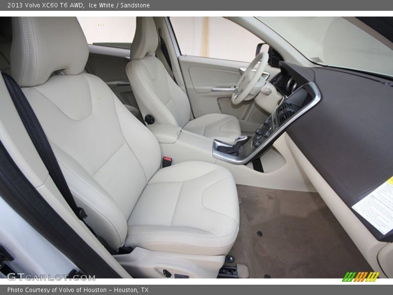 Ice White / Sandstone 2013 Volvo XC60 T6 AWD