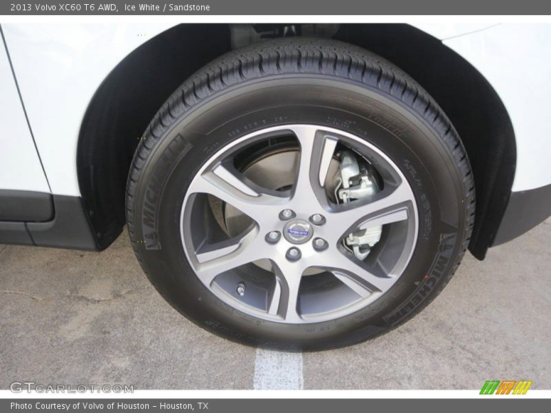 Ice White / Sandstone 2013 Volvo XC60 T6 AWD
