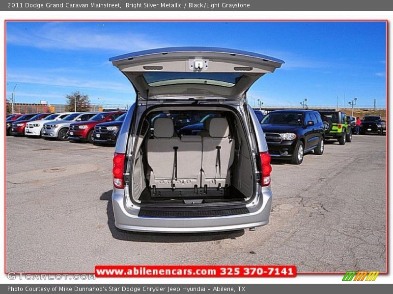 Bright Silver Metallic / Black/Light Graystone 2011 Dodge Grand Caravan Mainstreet