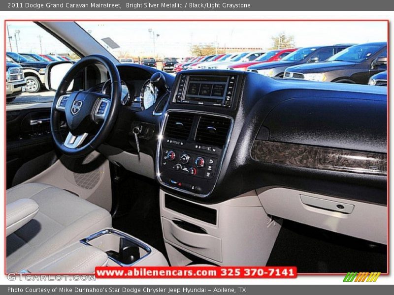 Bright Silver Metallic / Black/Light Graystone 2011 Dodge Grand Caravan Mainstreet