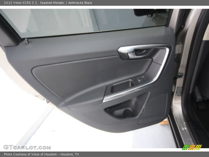 Seashell Metallic / Anthracite Black 2013 Volvo XC60 3.2