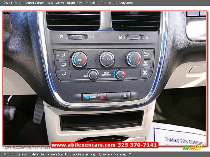 Bright Silver Metallic / Black/Light Graystone 2011 Dodge Grand Caravan Mainstreet