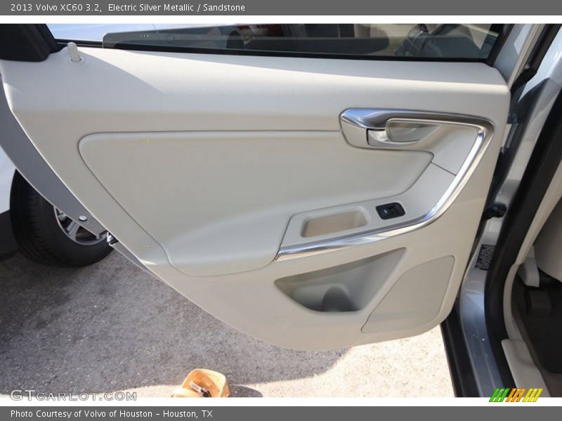 Electric Silver Metallic / Sandstone 2013 Volvo XC60 3.2