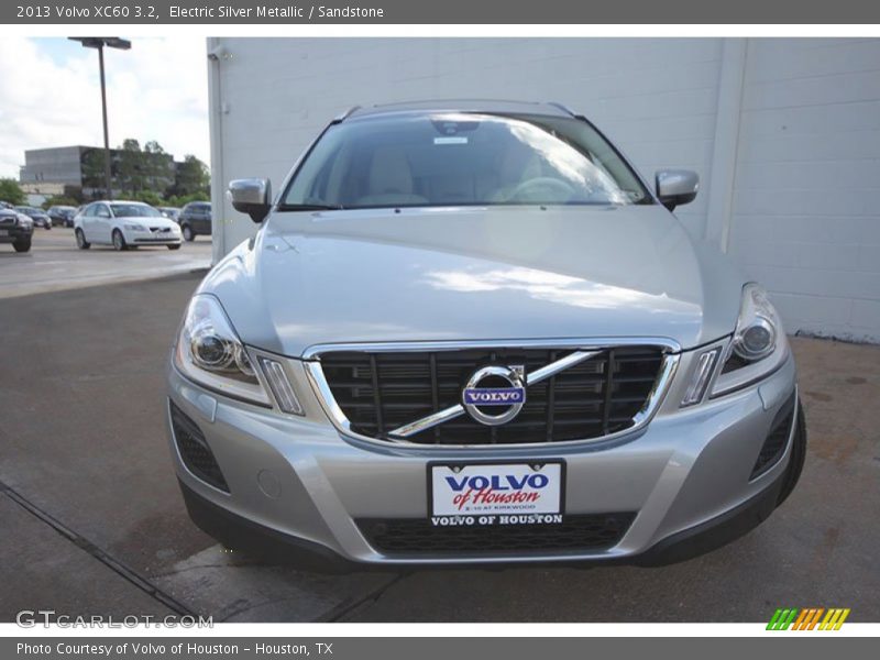 Electric Silver Metallic / Sandstone 2013 Volvo XC60 3.2