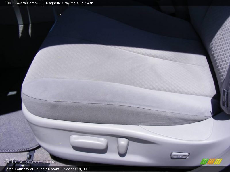 Magnetic Gray Metallic / Ash 2007 Toyota Camry LE