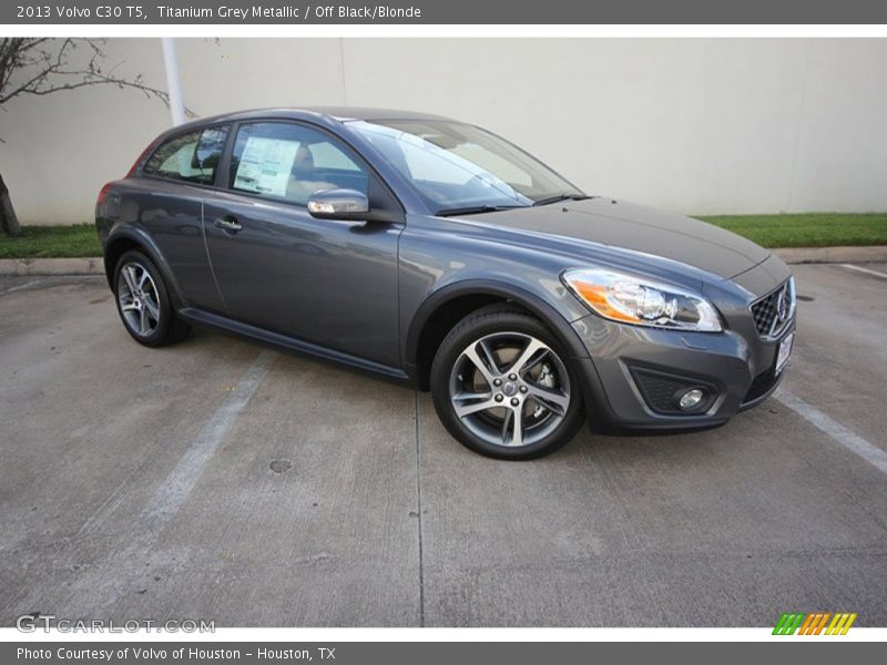 Titanium Grey Metallic / Off Black/Blonde 2013 Volvo C30 T5