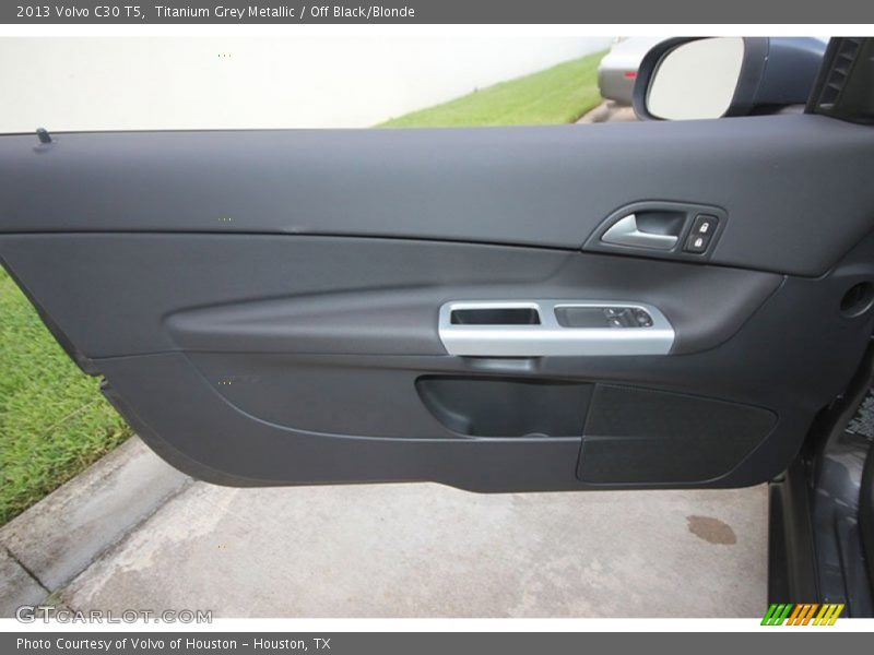 Titanium Grey Metallic / Off Black/Blonde 2013 Volvo C30 T5