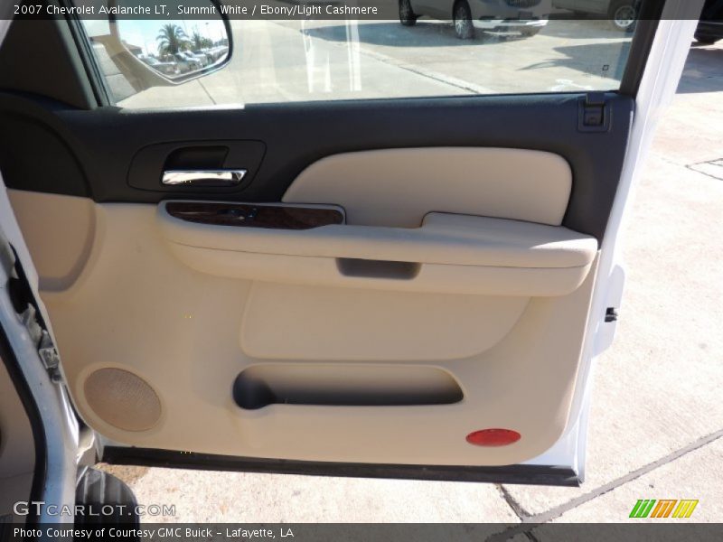 Summit White / Ebony/Light Cashmere 2007 Chevrolet Avalanche LT