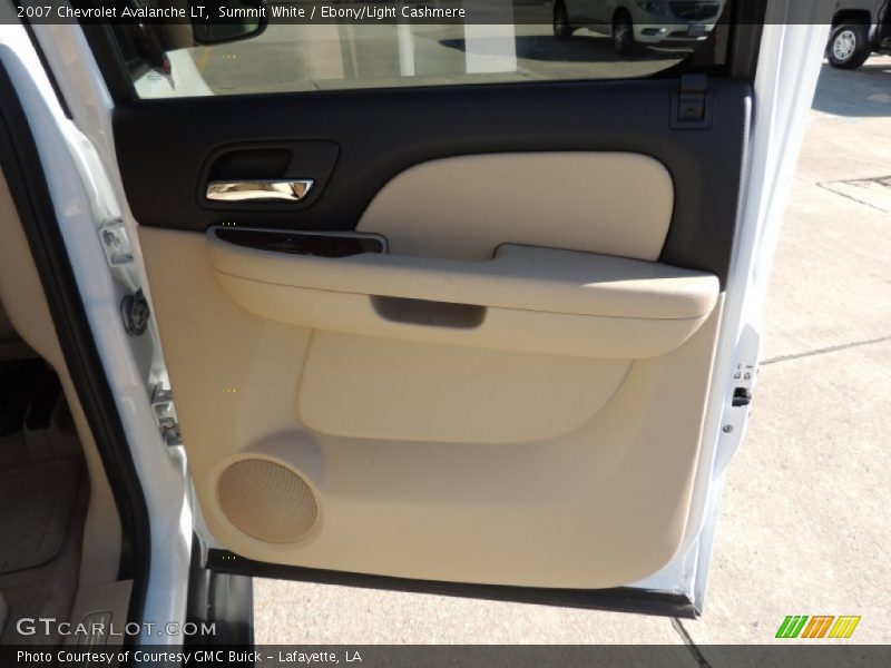 Summit White / Ebony/Light Cashmere 2007 Chevrolet Avalanche LT