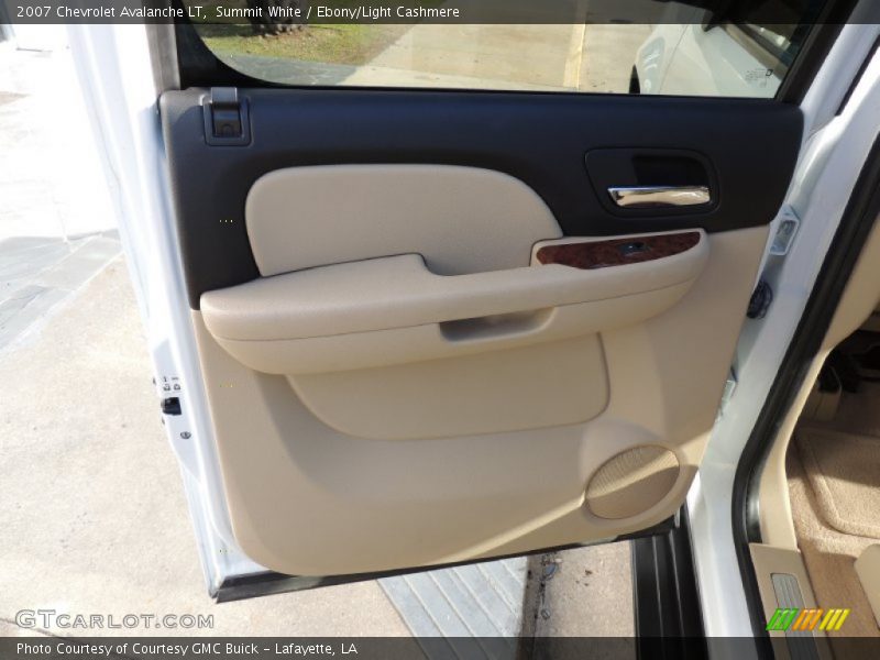 Summit White / Ebony/Light Cashmere 2007 Chevrolet Avalanche LT