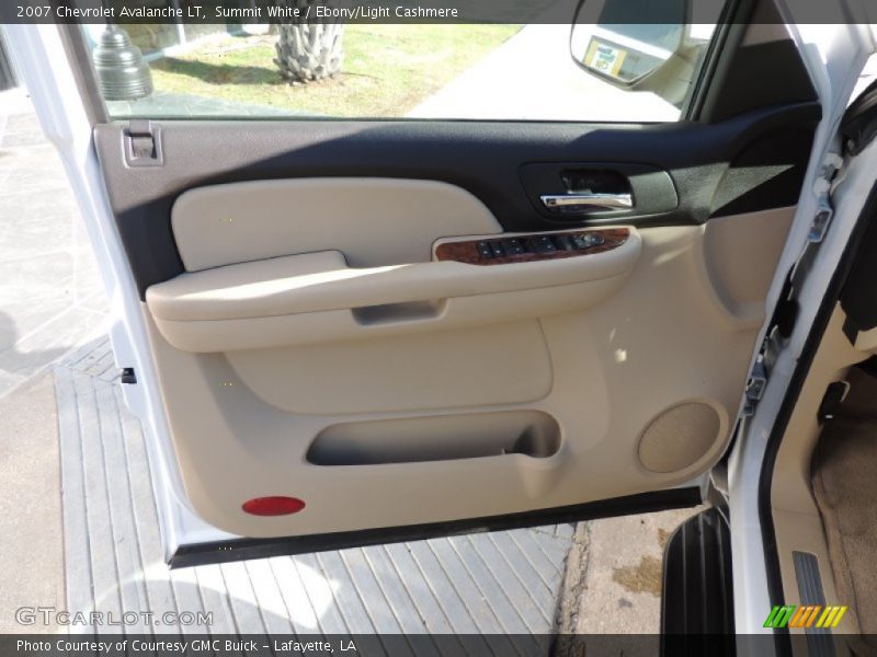 Summit White / Ebony/Light Cashmere 2007 Chevrolet Avalanche LT