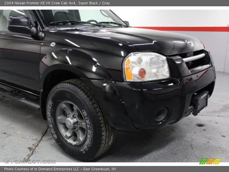 Super Black / Gray 2004 Nissan Frontier XE V6 Crew Cab 4x4