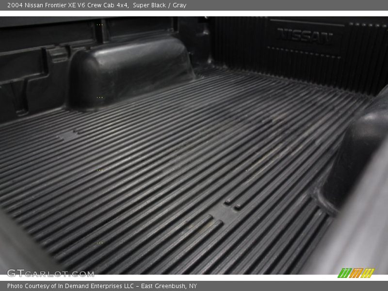 Super Black / Gray 2004 Nissan Frontier XE V6 Crew Cab 4x4
