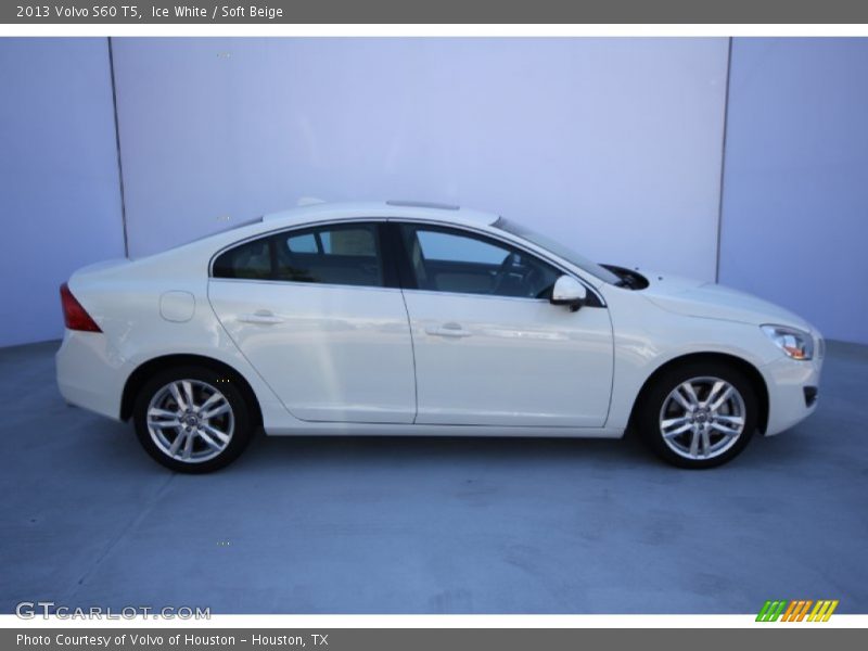 Ice White / Soft Beige 2013 Volvo S60 T5