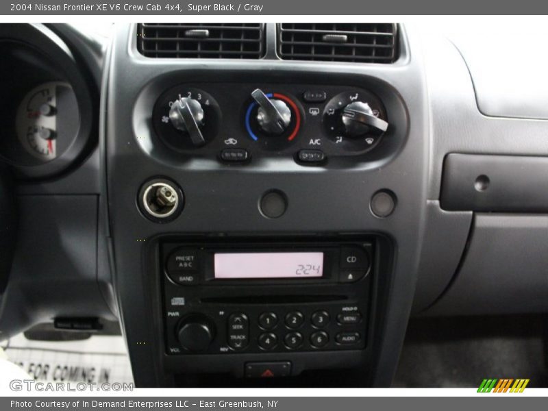 Super Black / Gray 2004 Nissan Frontier XE V6 Crew Cab 4x4