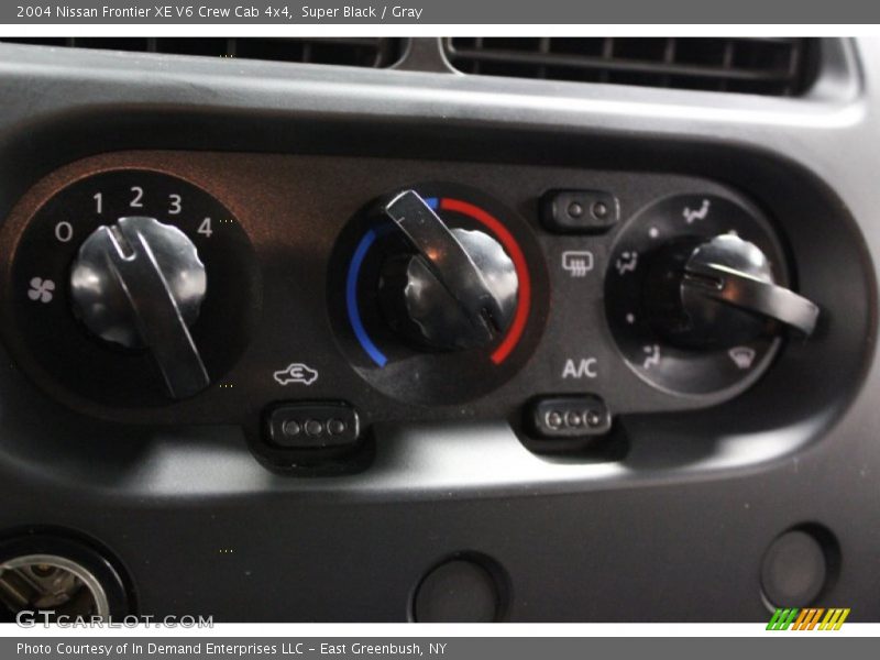 Super Black / Gray 2004 Nissan Frontier XE V6 Crew Cab 4x4