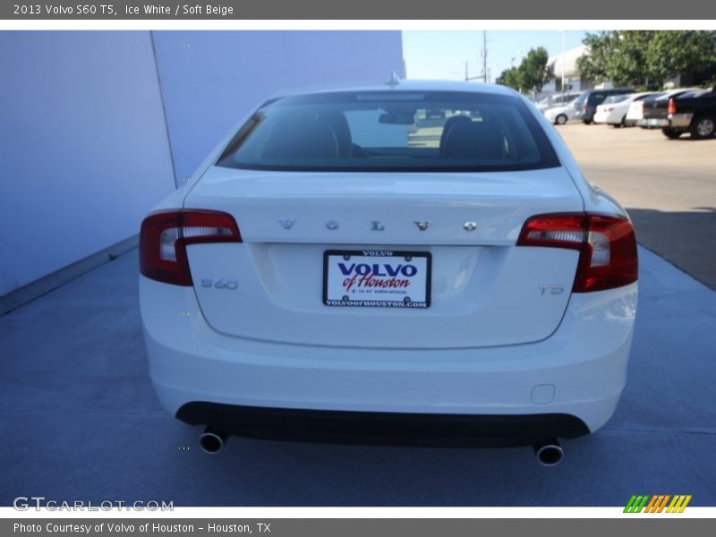 Ice White / Soft Beige 2013 Volvo S60 T5