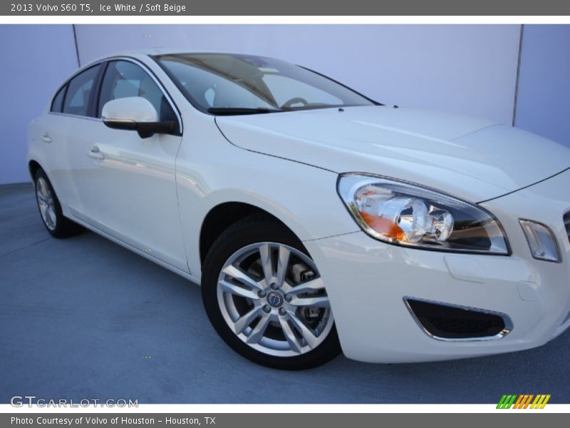 Ice White / Soft Beige 2013 Volvo S60 T5