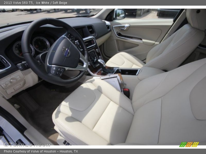 Ice White / Soft Beige 2013 Volvo S60 T5